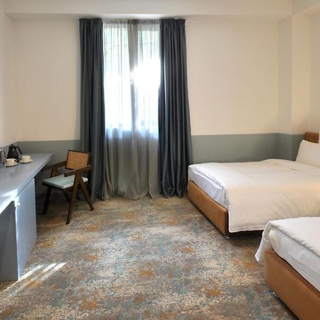 Castor & Pollux Hotel Тбілісі Екстер'єр фото