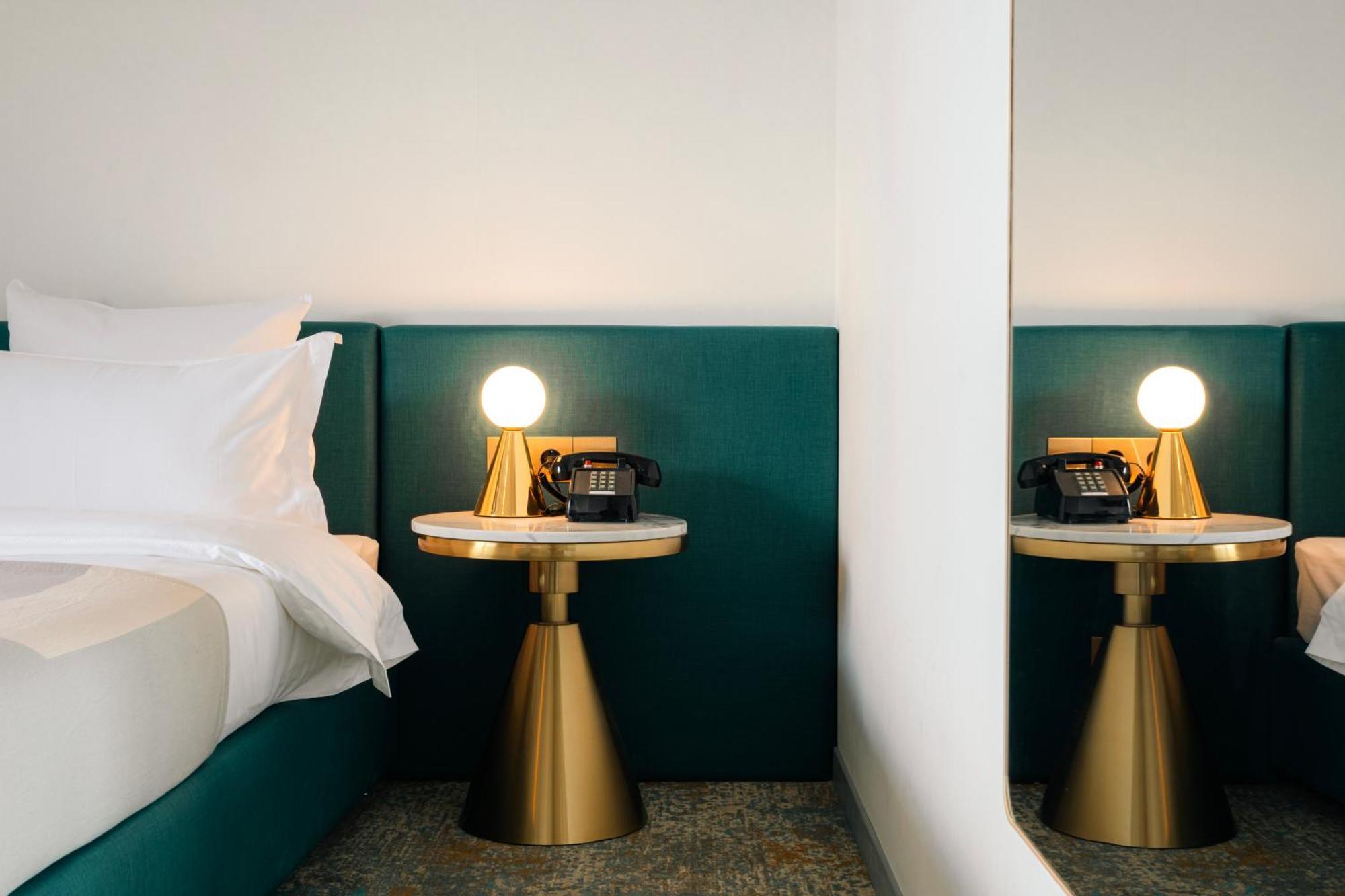 Castor & Pollux Hotel Тбілісі Екстер'єр фото