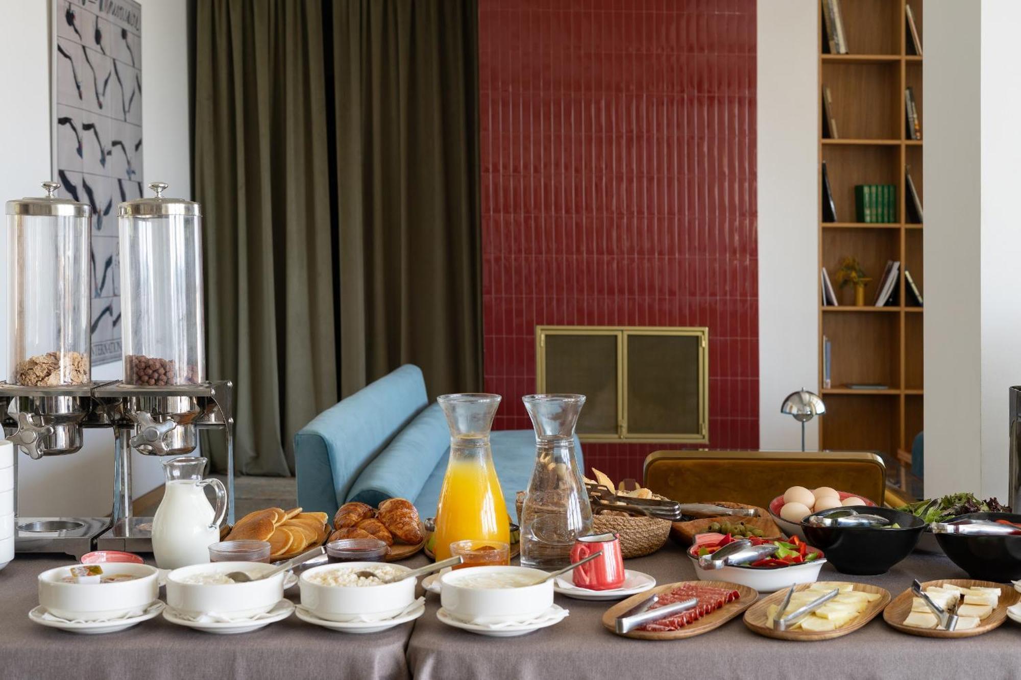 Castor & Pollux Hotel Тбілісі Екстер'єр фото