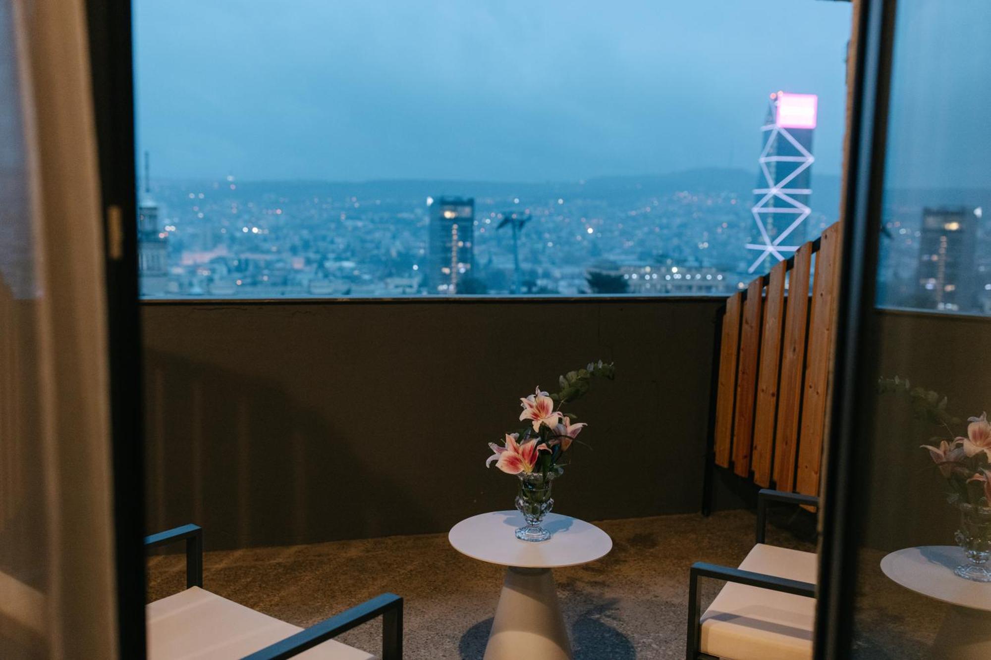Castor & Pollux Hotel Тбілісі Екстер'єр фото